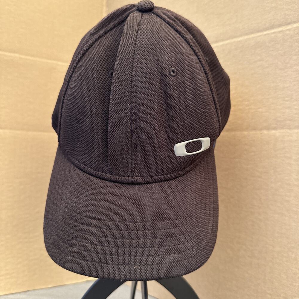 Oakley Hat Fits Size L/XL Silicon Flex Fitted Baseball Cap Golf Casual Black